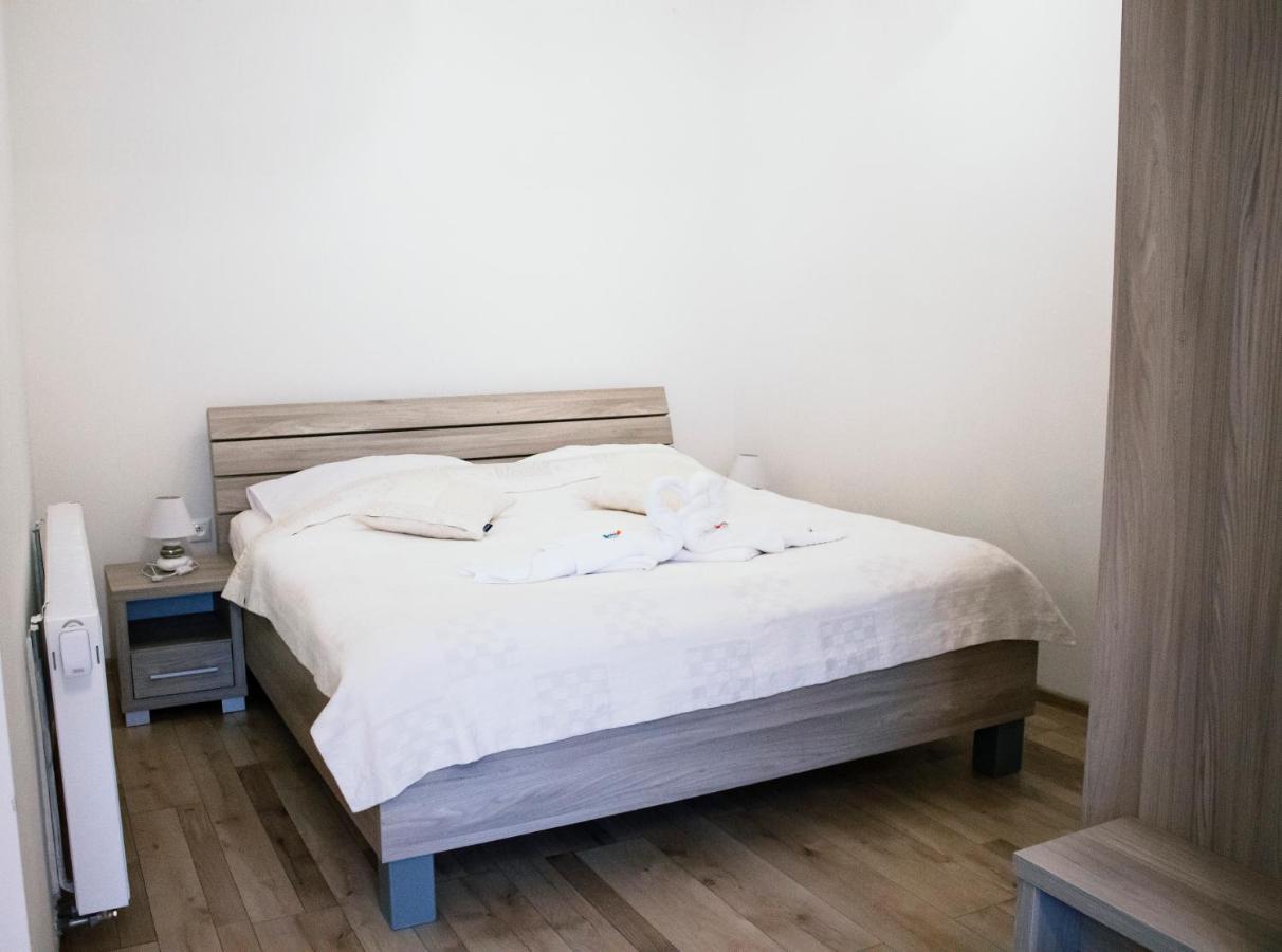 Penzion Anesis - Apartmany Turčianske Teplice Buitenkant foto