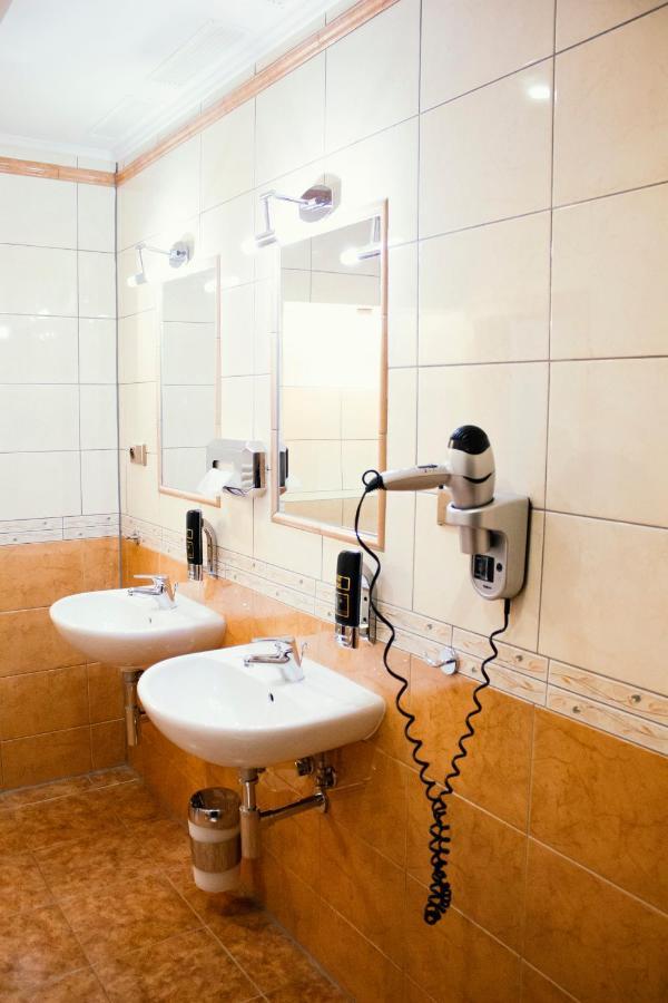 Penzion Anesis - Apartmany Turčianske Teplice Buitenkant foto
