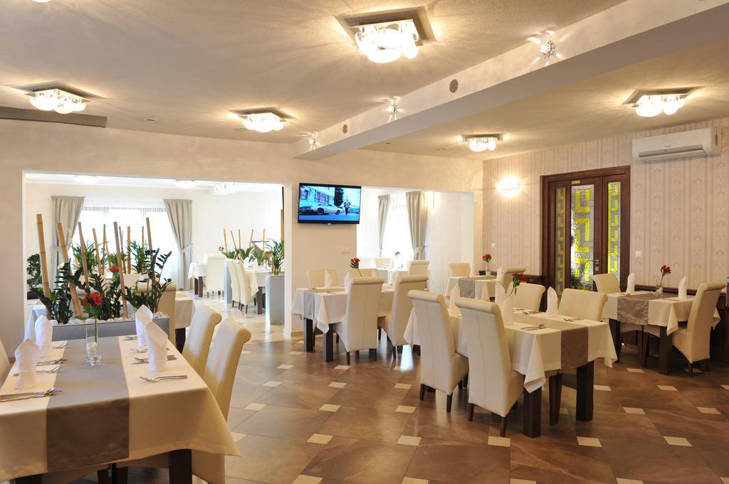 Penzion Anesis - Apartmany Turčianske Teplice Buitenkant foto