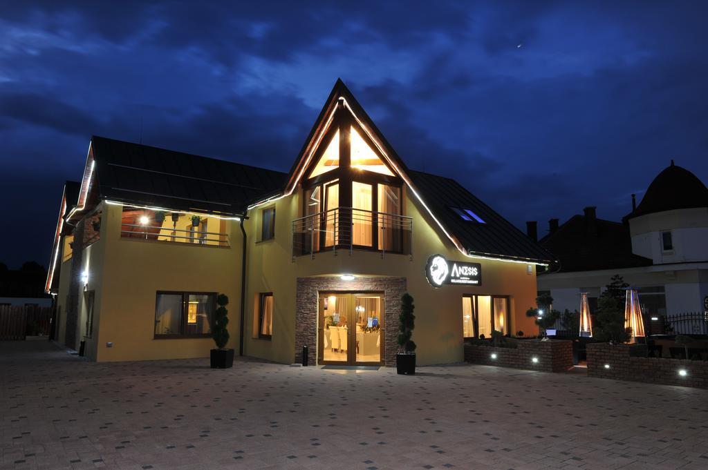 Penzion Anesis - Apartmany Turčianske Teplice Buitenkant foto