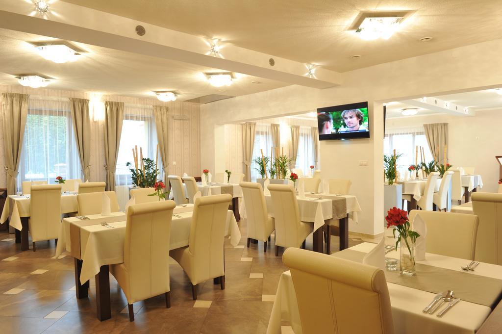 Penzion Anesis - Apartmany Turčianske Teplice Buitenkant foto